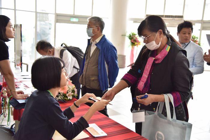 貴賓們陸續抵達會場