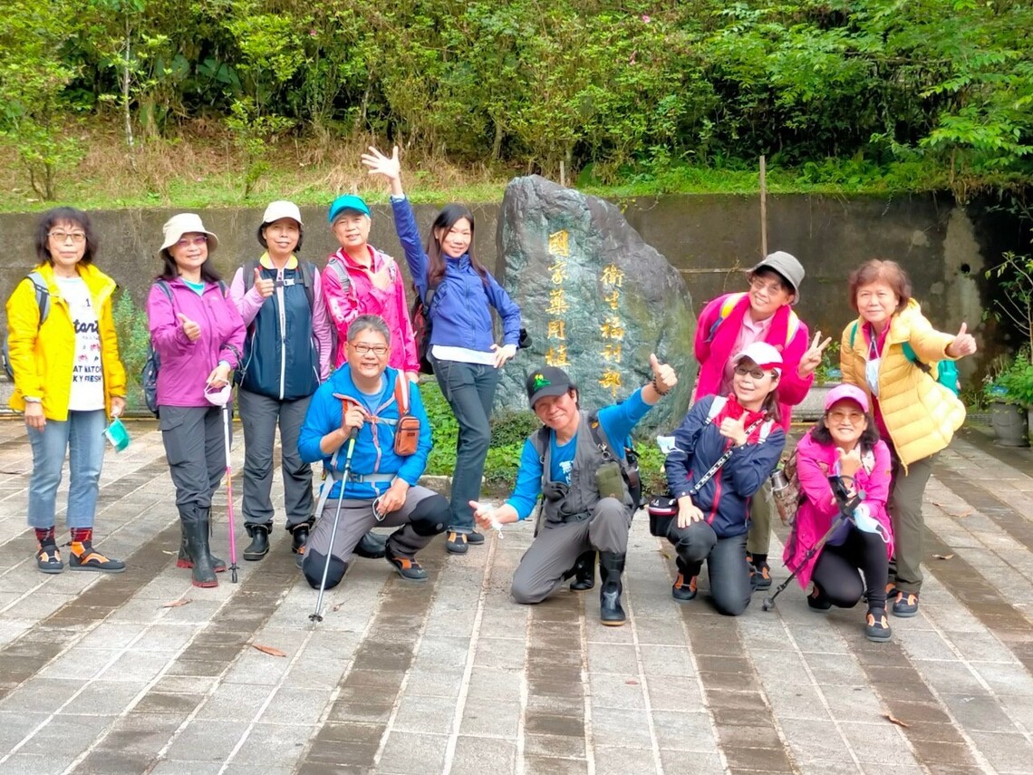 2022-04-07 台北植物園志工 10人參訪